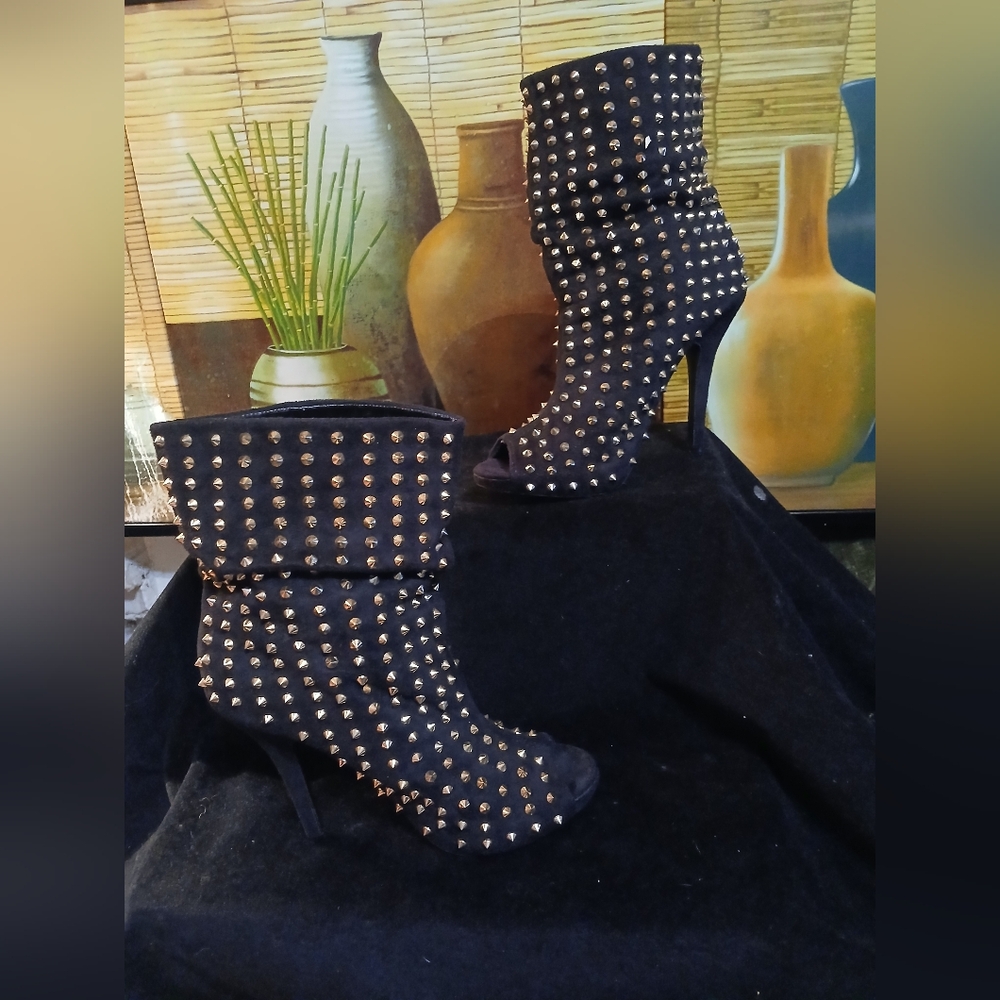 Ladies stylish heels